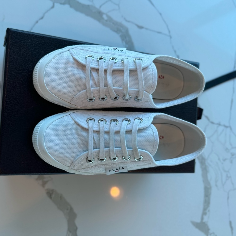 Alaïa's collaboration with Superga / Blanc Casse White Sneakers Womens SZ: 38